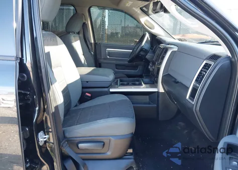 2015 Ram 1500 Outdoorsman z USA, uszkodzony, nr VIN 1C6RR7LTXFS713536